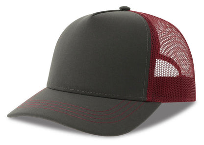 Casquette trucker contrastée recyclée 270 g/m²  — coloris Dark Grey / Burgundy #Couleur_Dark-Grey-/-Burgundy