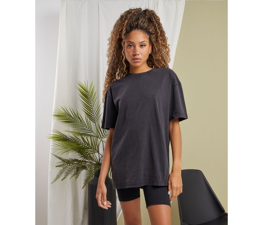 Tee-shirt femme délavé 220 g/m² — BUILD YOUR BRAND LADIES OVERSIZED ACID WASH TEE