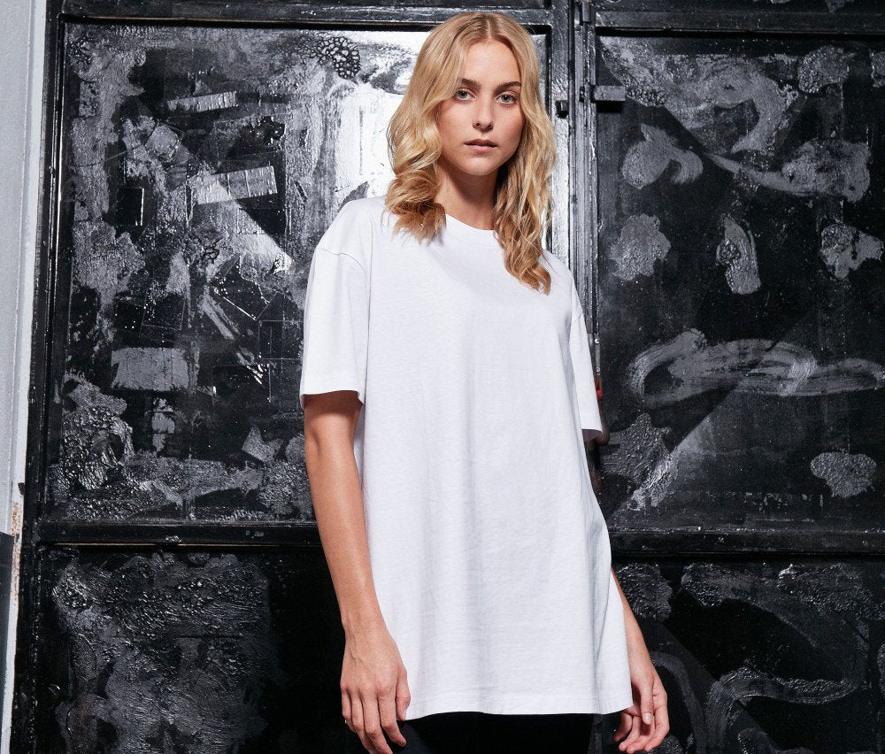 Tee-shirt oversize femme 220 g/m² — BUILD YOUR BRAND LADIES OVERSIZED BOYFRIEND TEE