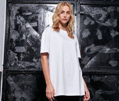 Tee-shirt oversize femme 220 g/m² — BUILD YOUR BRAND LADIES OVERSIZED BOYFRIEND TEE