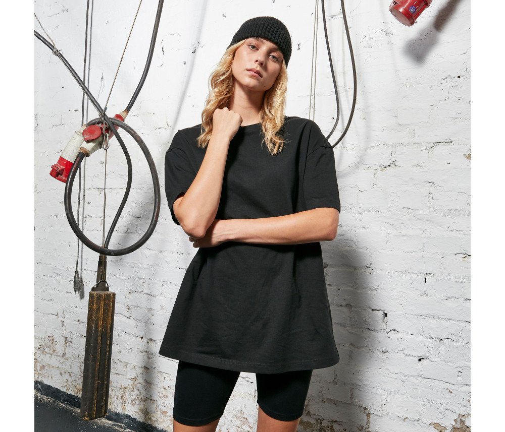 Tee-shirt oversize femme 220 g/m² — BUILD YOUR BRAND LADIES OVERSIZED BOYFRIEND TEE