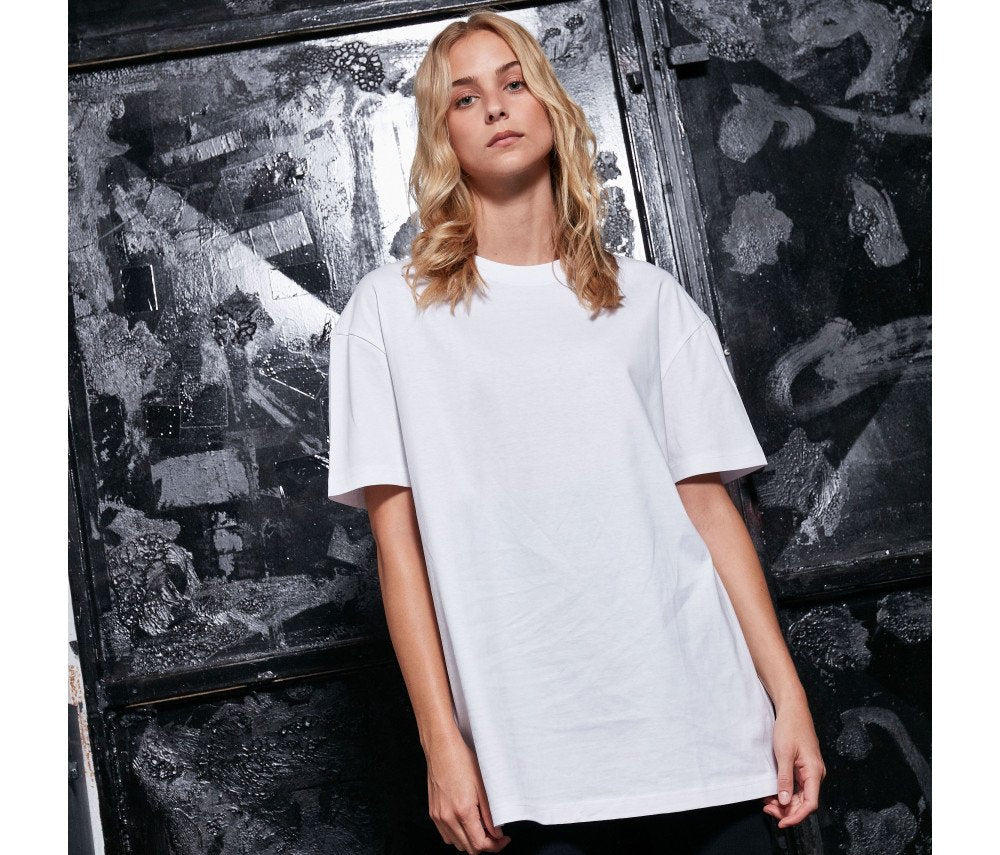 Tee-shirt oversize femme 220 g/m² — BUILD YOUR BRAND LADIES OVERSIZED BOYFRIEND TEE